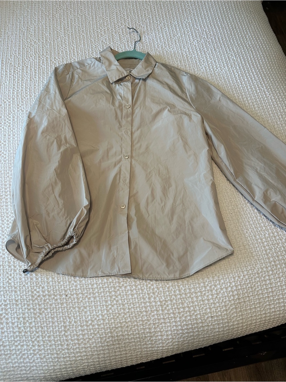 Chicos Light Beige Button-Up Rainproof Jacket/Outerwear.